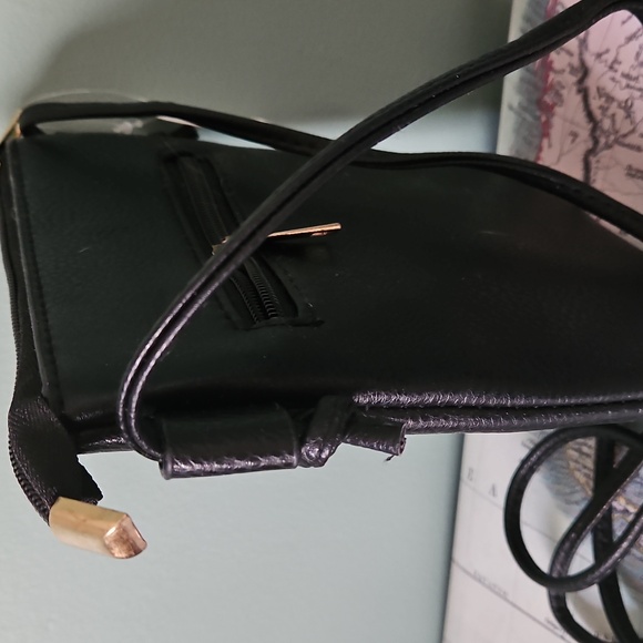 Elegant Women's Crossbody Bag Set - Picture 6 of 9